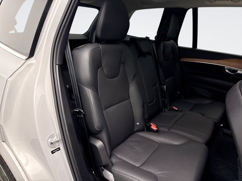 Used 2024 Volvo XC90 B6 Plus w/ Protection Package Premier image 18