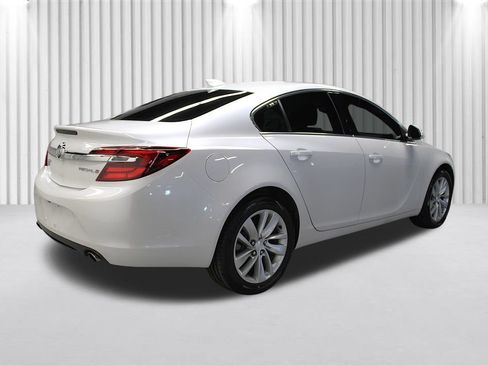 Used 2016 Buick Regal FWD image 3