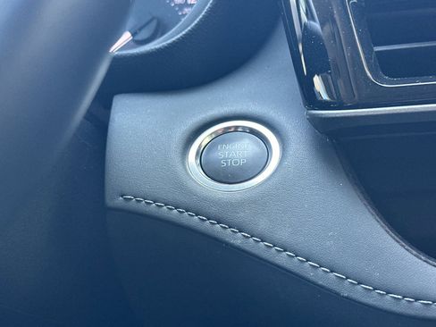 Used 2025 Toyota Highlander LE image 22