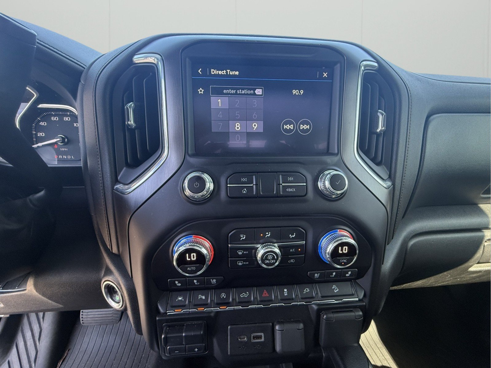 Used 2020 GMC Sierra 1500 AT4 w/ AT4 Premium Package AWD/4WD image 11