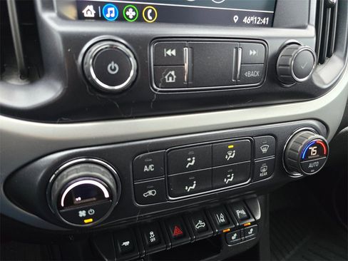 Used 2022 Chevrolet Colorado LT w/ Redline Special Edition image 27