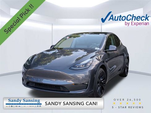 Used 2022 Tesla Model Y Long Range AWD/4WD image 1