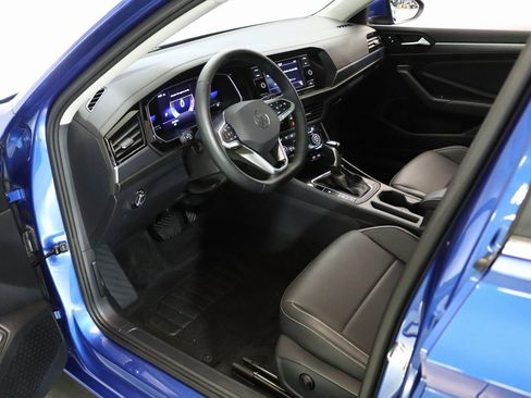 Used 2024 Volkswagen Jetta SE w/ Panoramic Sunroof Package image 13