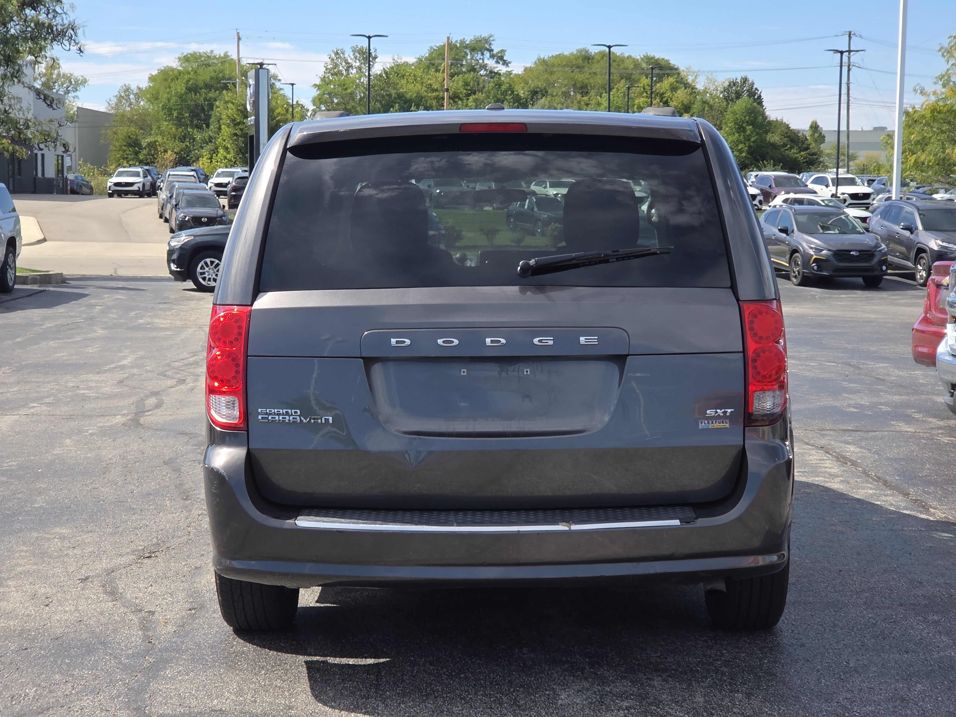 Used 2016 Dodge Grand Caravan SXT FWD image 6