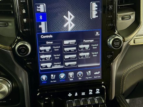 Used 2019 RAM 1500 Limited AWD/4WD image 16