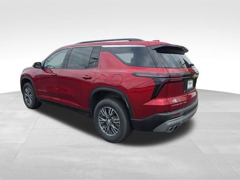 Used 2026 Chevrolet Traverse LT AWD/4WD image 3