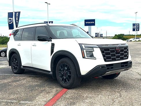 Used 2025 Nissan Armada PRO-4X w/ Pro-4X Premium Package AWD/4WD image 10
