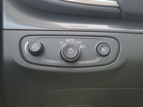 Used 2018 Buick Encore Essence w/ Experience Buick Package image 30