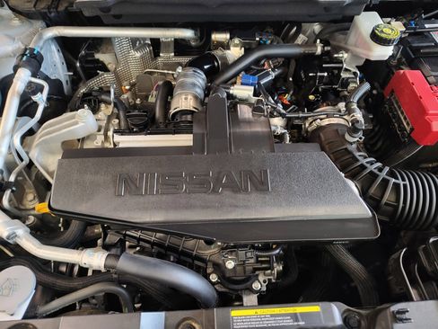 Used 2024 Nissan Rogue S FWD image 29