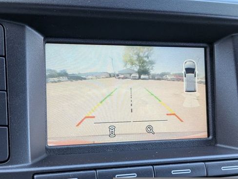 Used 2018 Ford Explorer XLT AWD/4WD image 17
