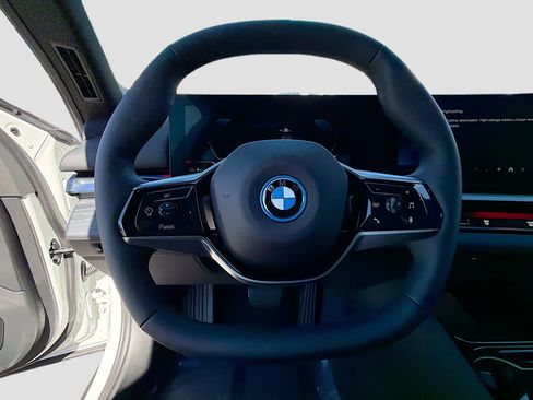 New 2026 BMW i5 eDrive40 image 40