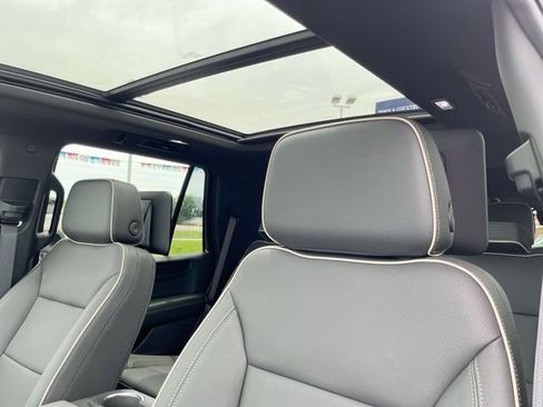 New 2026 GMC Yukon Elevation w/ Elevation Premium Package AWD/4WD image 12