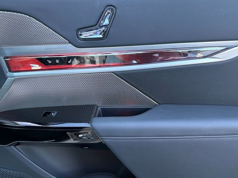 Certified 2023 BMW 740i image 21