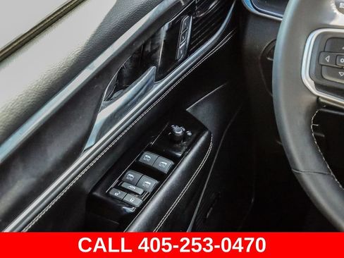Used 2023 Jeep Wagoneer 4WD w/ Convenience Group I image 32