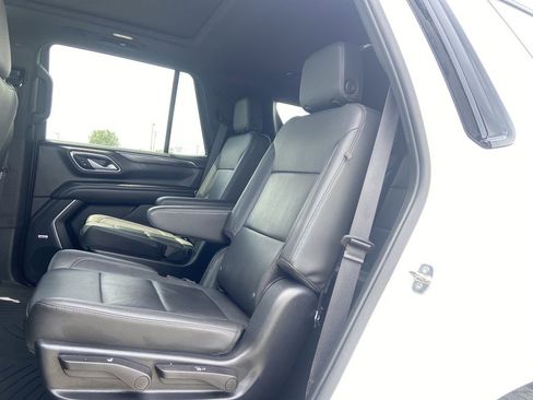 Certified 2022 Chevrolet Tahoe Z71 w/ Luxury Package AWD/4WD image 18