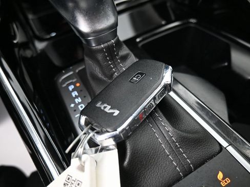 Used 2022 Kia Sorento SX Prestige image 15