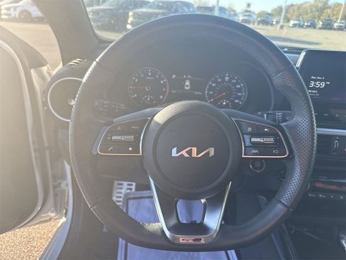 Used 2023 Kia Forte GT-Line image 11