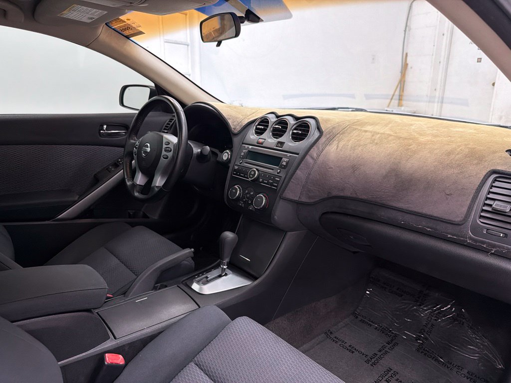 Used 2009 Nissan Altima 3.5 SE FWD image 29