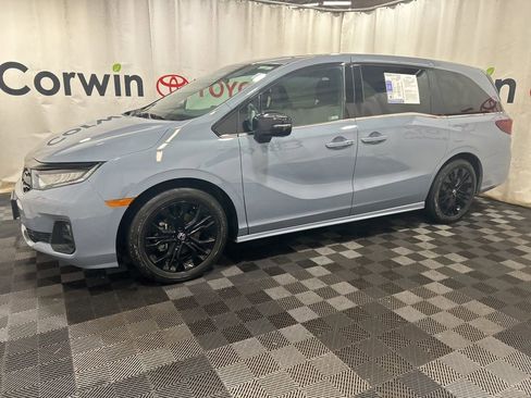 Used 2025 Honda Odyssey Sport-L image 4