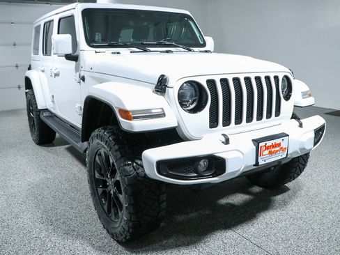 Used 2023 Jeep Wrangler Unlimited Sahara AWD/4WD image 6
