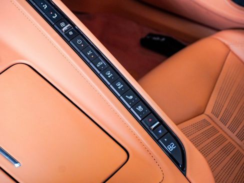 Used 2022 Chevrolet Corvette Stingray Premium Conv w/ Z51 Performance Package image 30