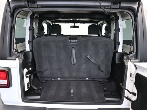 Used 2020 Jeep Wrangler Sport image 36