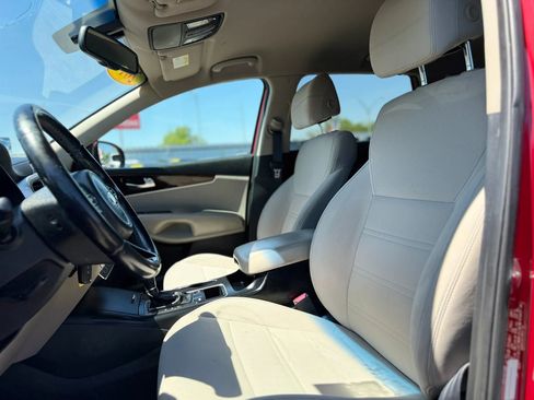 Used 2017 Kia Sorento LX w/ LX Convenience Package image 10