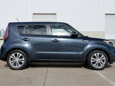 Used 2015 Kia Soul + w/ Primo Package FWD image 13