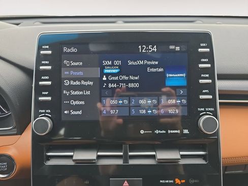 Used 2021 Toyota Avalon Touring w/ Advanced Safety Package image 18