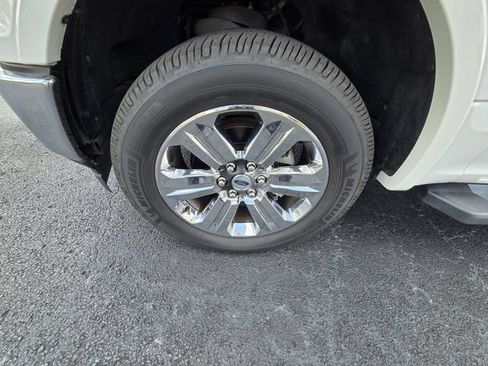Certified 2019 Ford F150 Lariat w/ Equipment Group 502A Luxury AWD/4WD image 10