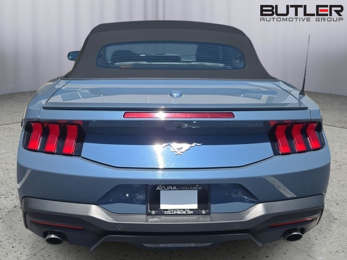 Used 2025 Ford Mustang Premium RWD image 11
