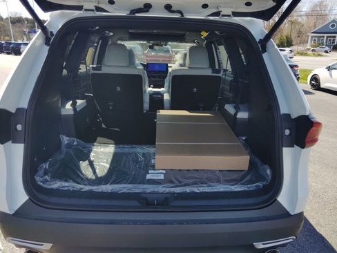 New 2026 Toyota Grand Highlander AWD Hybrid image 10