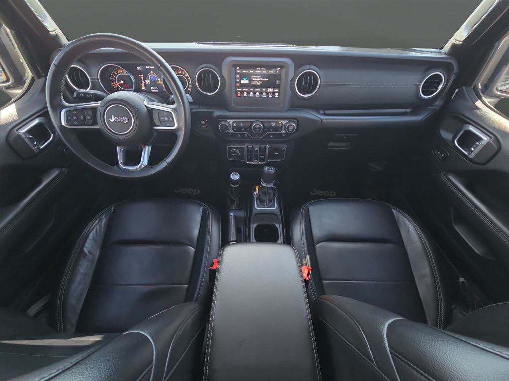 Used 2018 Jeep Wrangler Unlimited Sahara w/ Dual Top Group AWD/4WD image 11