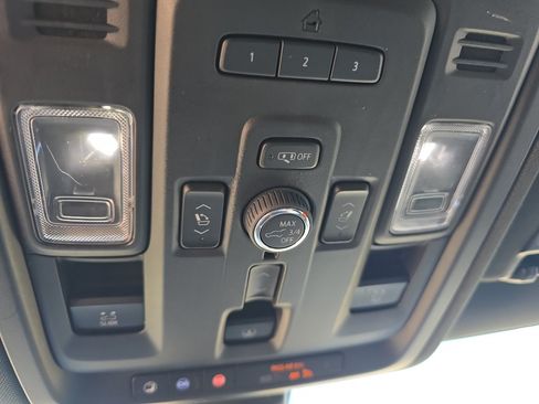 Used 2022 Chevrolet Tahoe Premier w/ Premium Package 2 RWD image 29