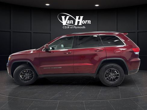 Used 2019 Jeep Grand Cherokee Laredo AWD/4WD image 4