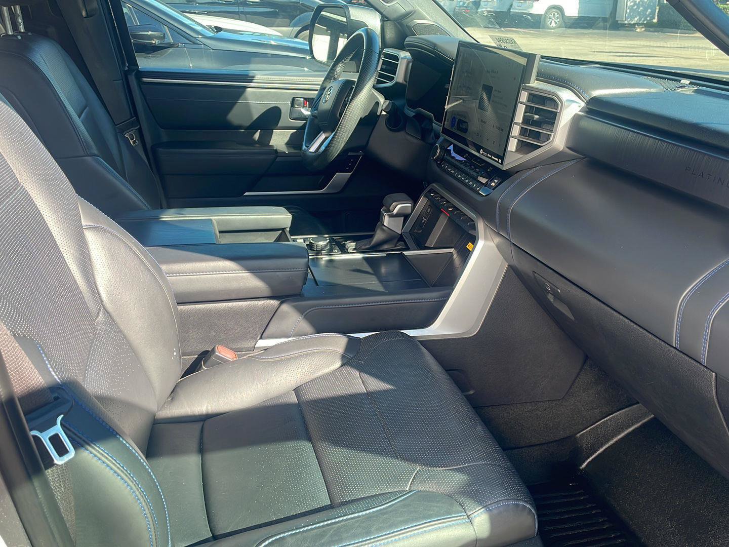 Used 2024 Toyota Sequoia Platinum AWD/4WD image 2