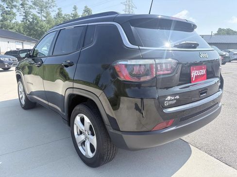 Used 2019 Jeep Compass Latitude w/ Popular Equipment Group AWD/4WD image 9