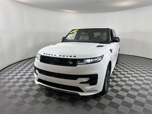 Used 2024 Land Rover Range Rover Sport Dynamic SE image 2