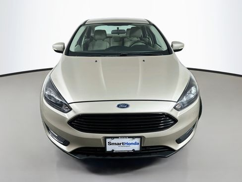 Used 2017 Ford Focus SE FWD image 2