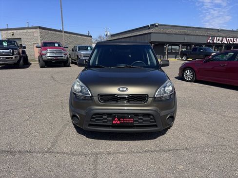 Used 2013 Kia Soul FWD image 7