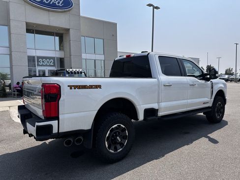 Used 2024 Ford F350 Platinum w/ Tremor Off-Road Package AWD/4WD image 4