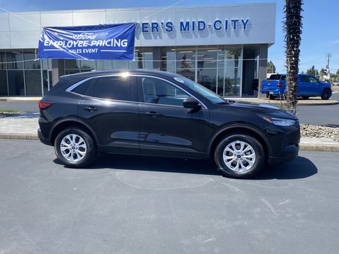 Used 2023 Ford Escape Active image 2