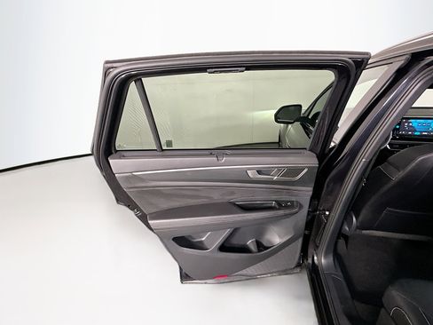 Used 2025 Volkswagen Atlas Cross Sport SE image 26