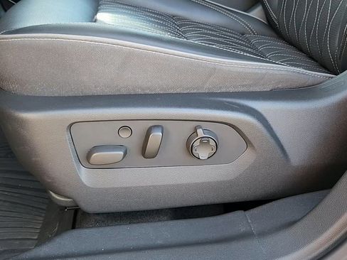 Used 2021 Buick Envision Avenir w/ Technology Package II image 9