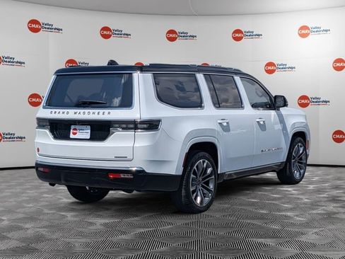 Used 2024 Jeep Grand Wagoneer Series III w/ Rear Seat Video Group 1 AWD/4WD image 5