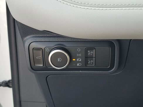 Used 2025 Ford Explorer Platinum w/ Ultimate Package image 16