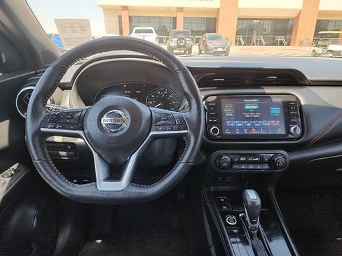 Used 2021 Nissan Kicks SR w/ SR Premium Package FWD image 12