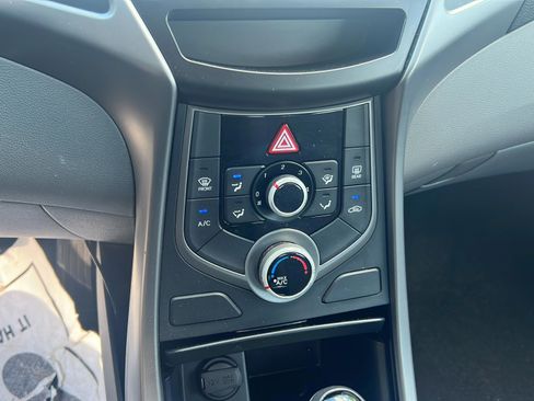 Used 2015 Hyundai Elantra SE w/ Option Group 02 image 14