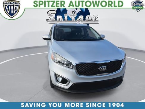 Used 2016 Kia Sorento LX image 3