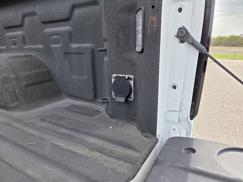 Used 2024 GMC Sierra 1500 AT4 w/ Technology Package image 28